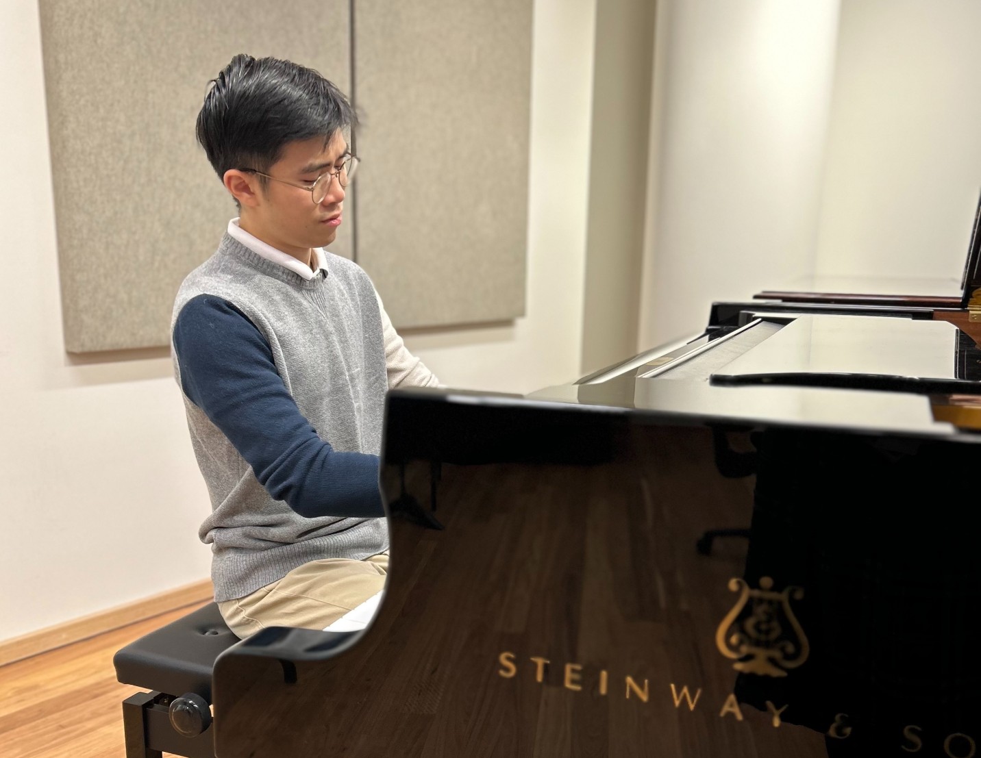Timothy Kan is currently studying a Bachelor of Music (Performance) at the University of Melbourne. 