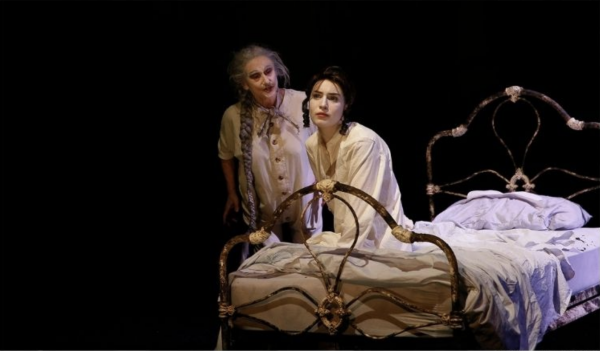 Jana Zvedeniuk in Kadimah’s production of Yentl. Photo by Jeff Busby.