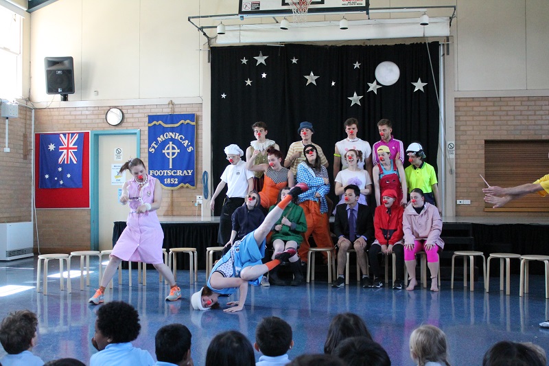 Bachelor of Fine Arts (Theatre) students perform Clown routines for school children. Supplied.